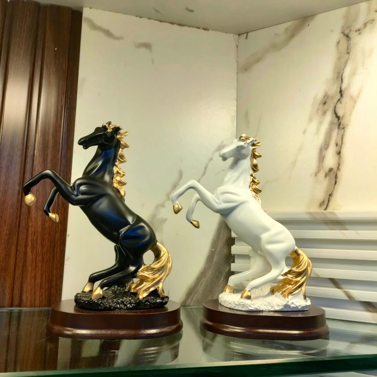 Reisen horse statue one piece