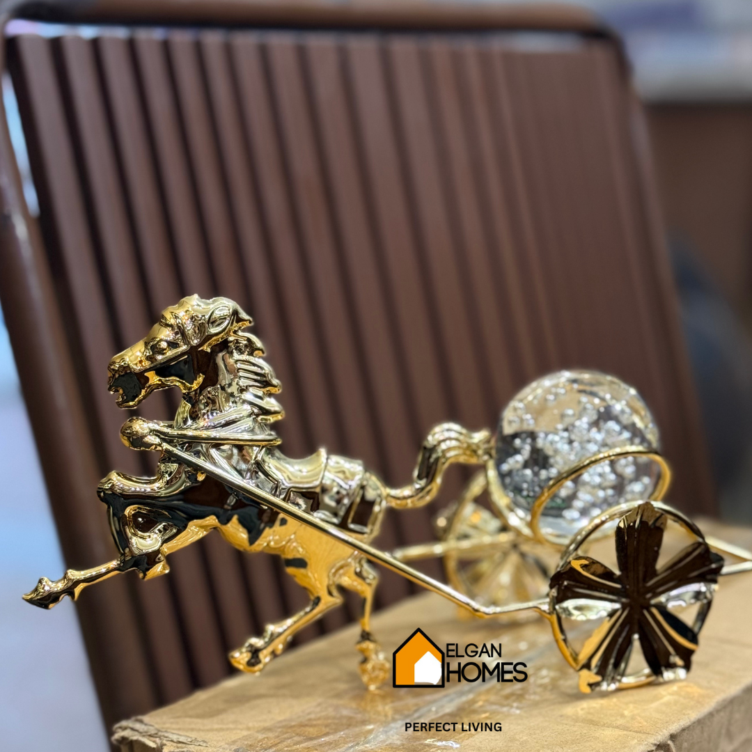 Premium metal carriage with crystal ball