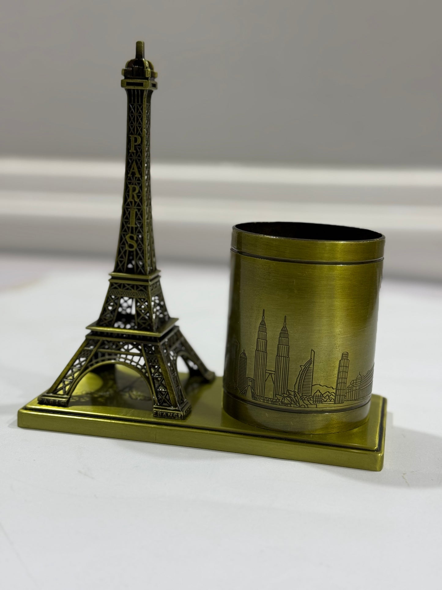Premium Golden Eiffel Tower Pen Holder